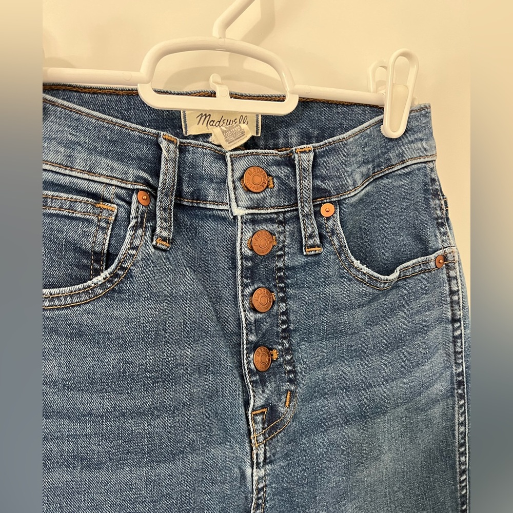 Madewell 10” high-rise, skinny, button fly jeans. Size 26.